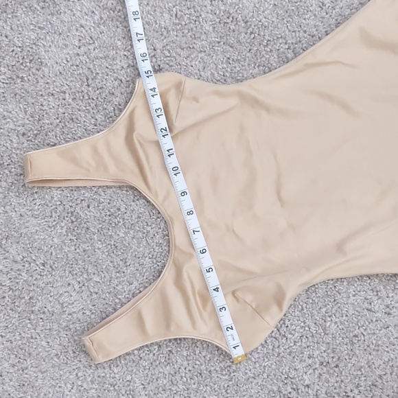 NWOT! SPANX 'Simplicity' Nude Smoothing Compression Tank, Size M - Picture 5 of 8